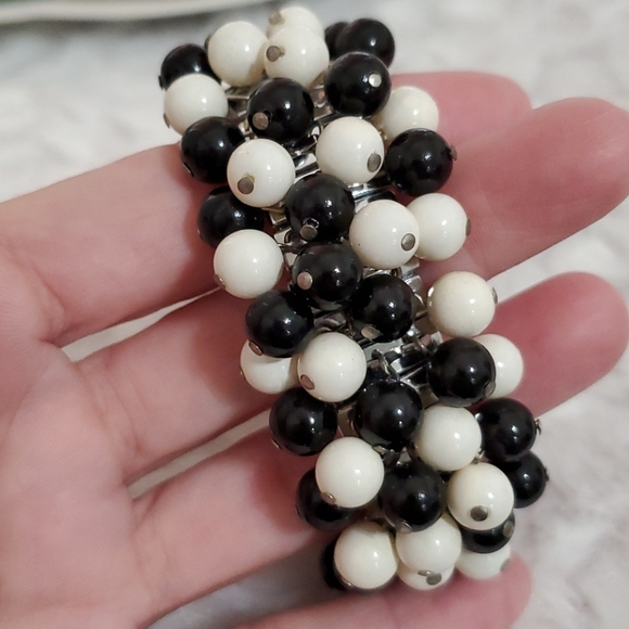 Black and white beaded expansion bracelet•Bundle! - Picture 5 of 8